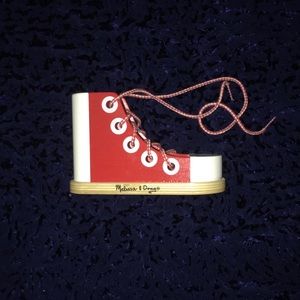 Melissa & Doug - How to Tie My Shoe